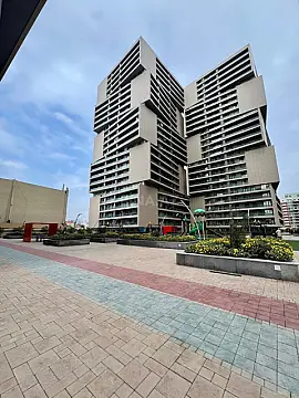 Satılır 4 otaqlı mənzil 186 m²