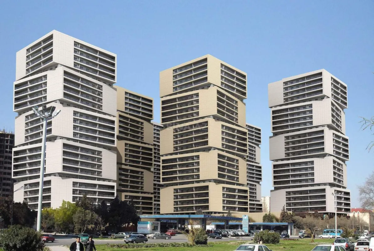 Satılır 4 otaqlı mənzil 186 m²