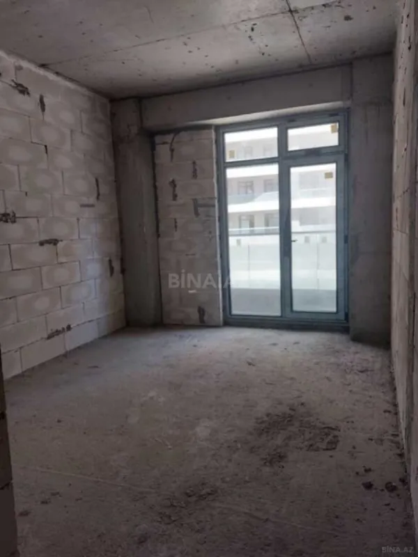 Satılır 4 otaqlı mənzil 186 m²