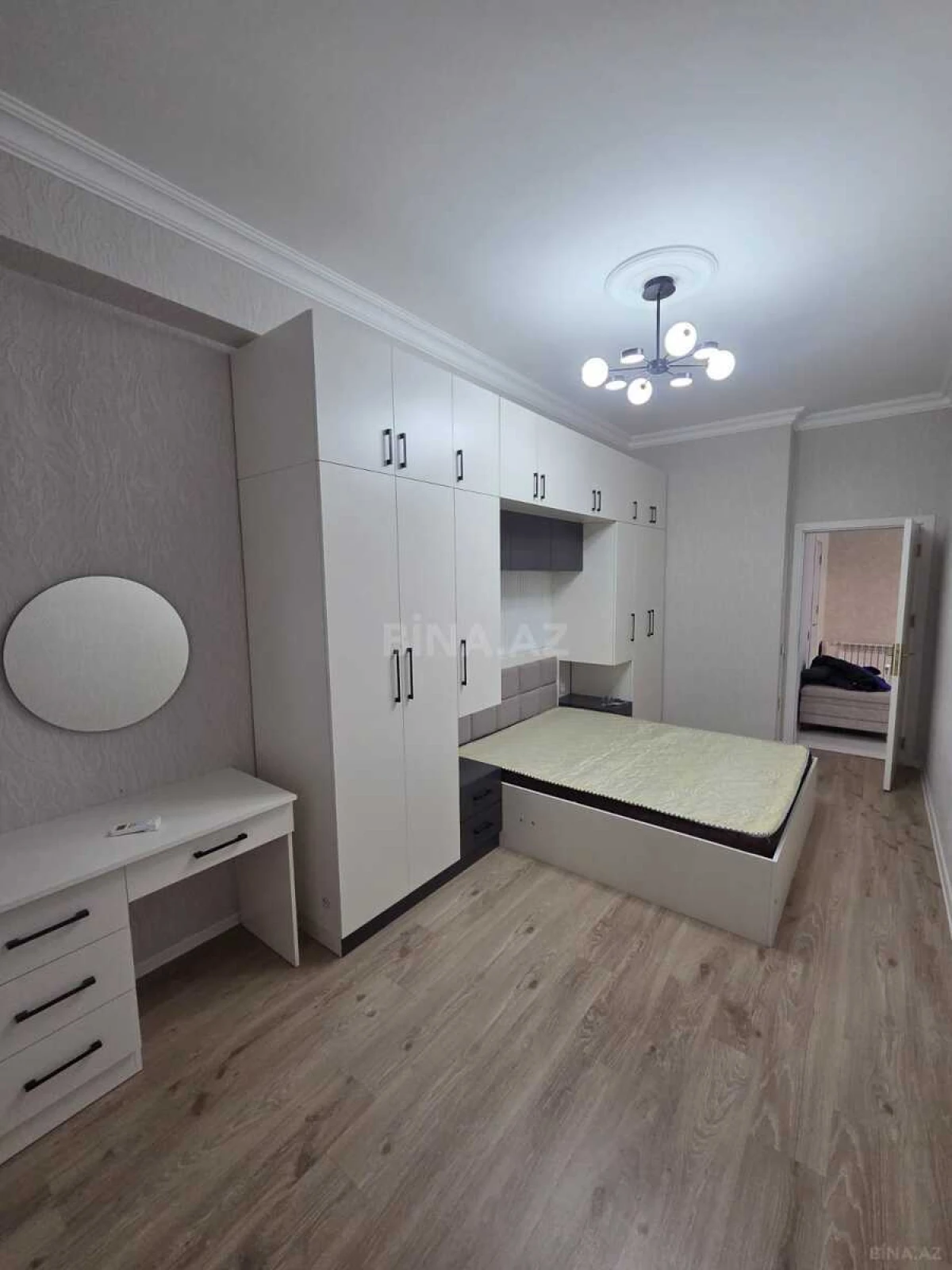 Kirayə verilir 2 otaqlı mənzil 76 m²