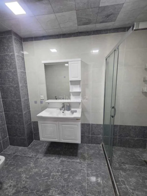 Kirayə verilir 2 otaqlı mənzil 76 m²