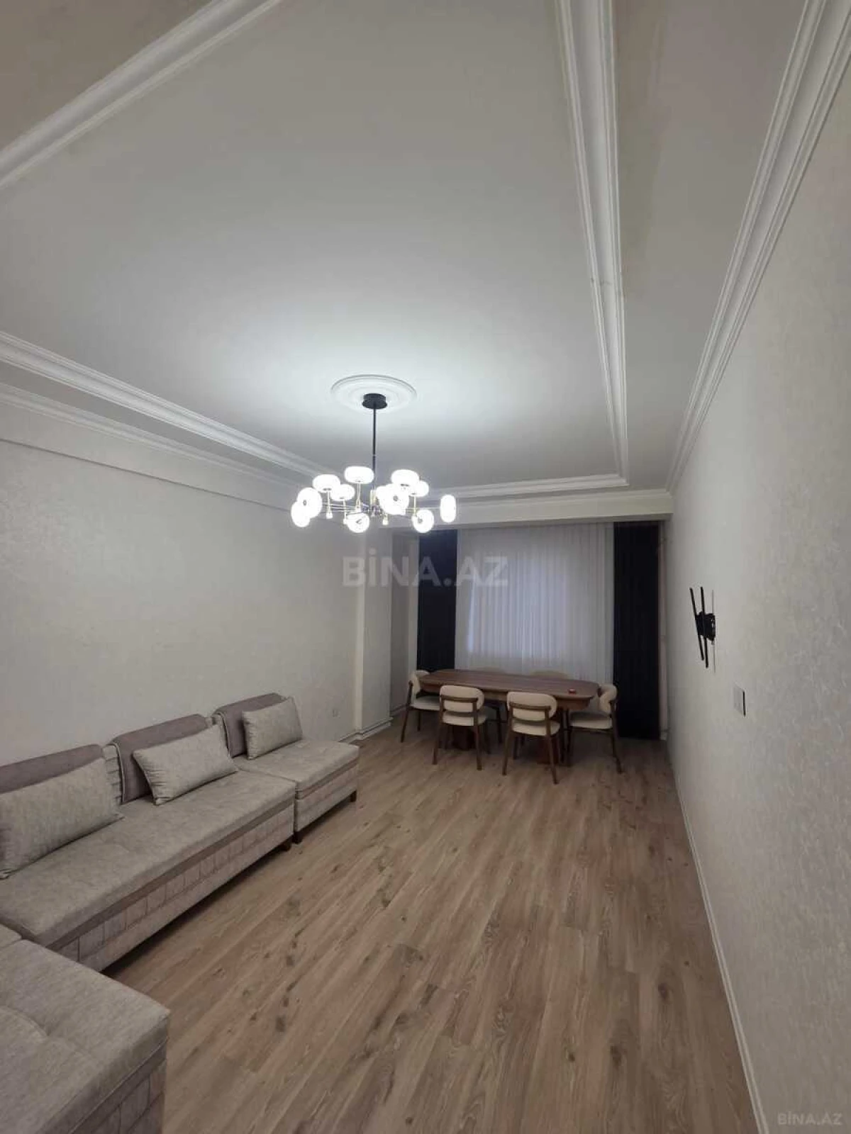 Kirayə verilir 2 otaqlı mənzil 76 m²