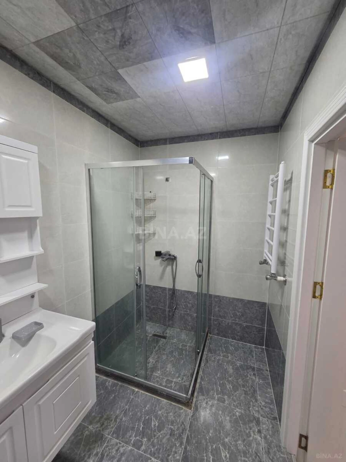 Kirayə verilir 2 otaqlı mənzil 76 m²
