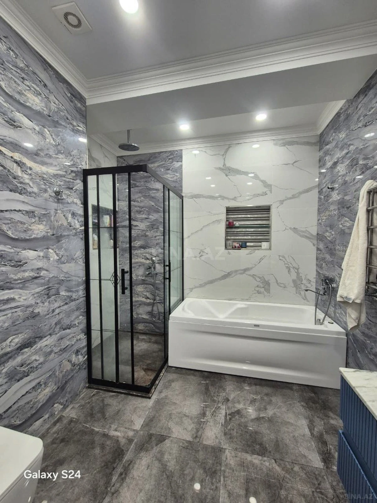 Satılır 3 otaqlı mənzil 160 m²