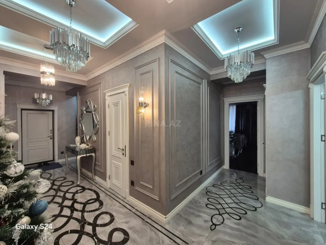 Satılır 3 otaqlı mənzil 160 m²