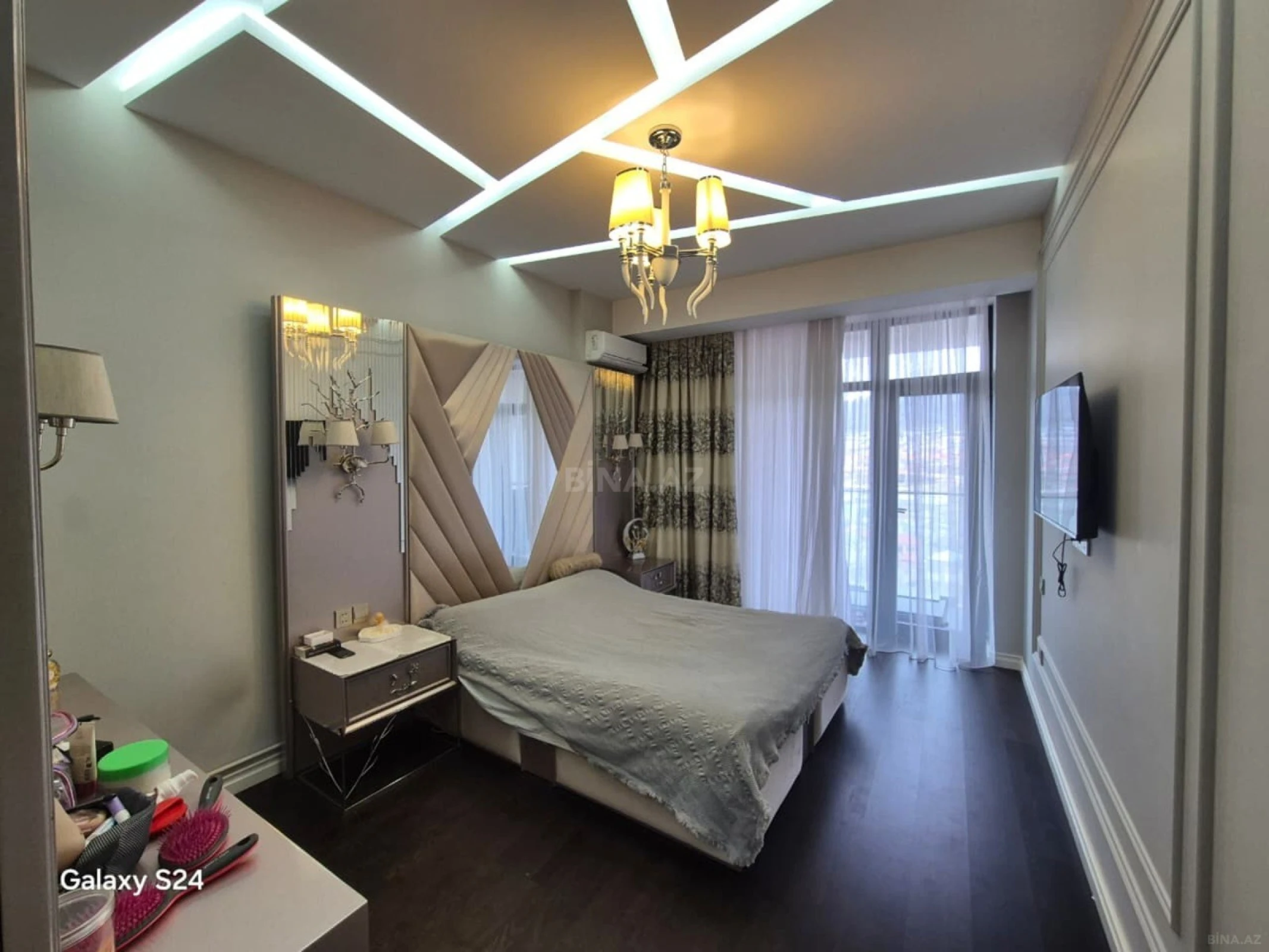 Satılır 3 otaqlı mənzil 160 m²