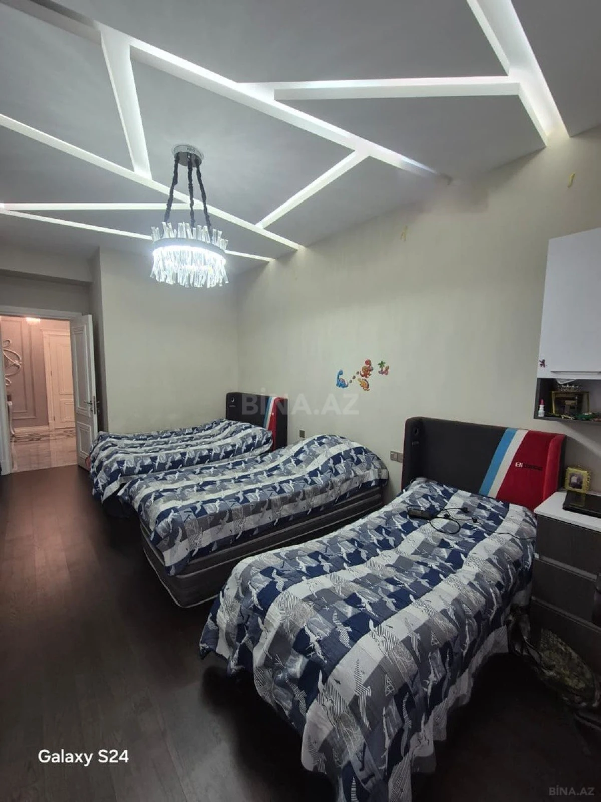 Satılır 3 otaqlı mənzil 160 m²