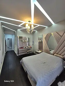 Satılır 3 otaqlı mənzil 160 m²