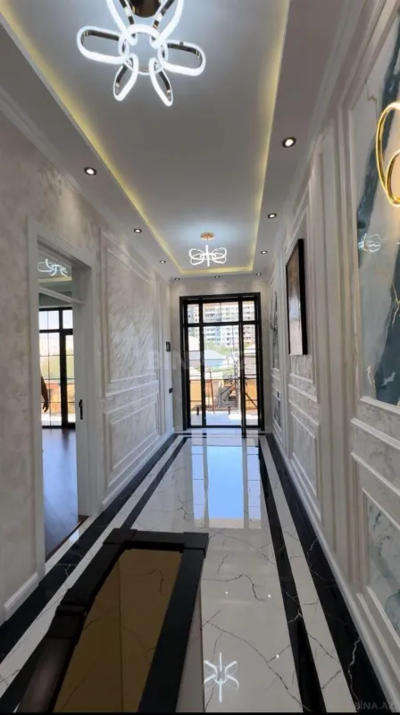 Satılır 5 otaqlı həyət evi 255 m²