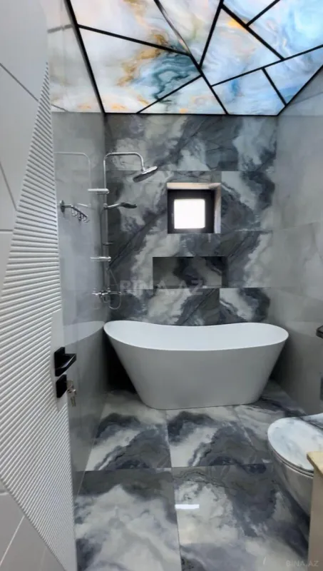 Satılır 5 otaqlı həyət evi 255 m²