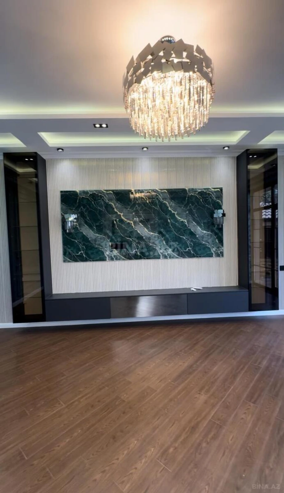 Satılır 5 otaqlı həyət evi 255 m²