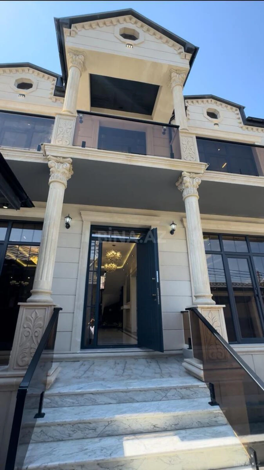 Satılır 5 otaqlı həyət evi 255 m²