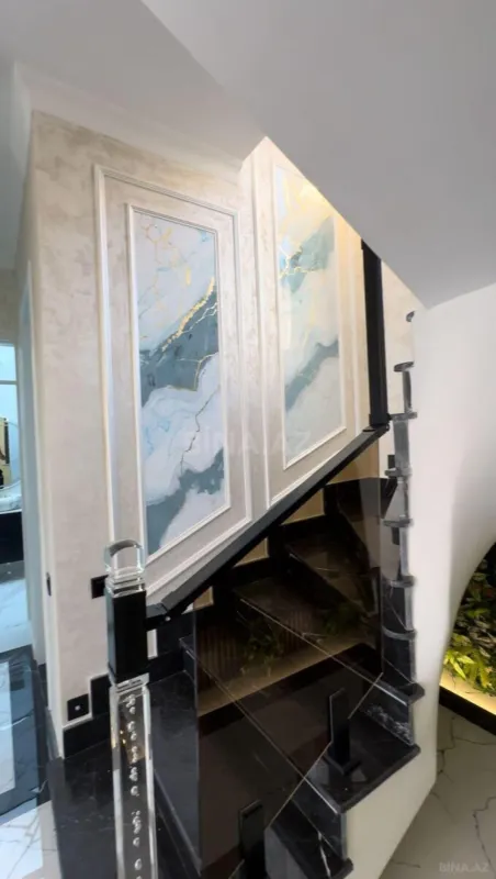 Satılır 5 otaqlı həyət evi 255 m²