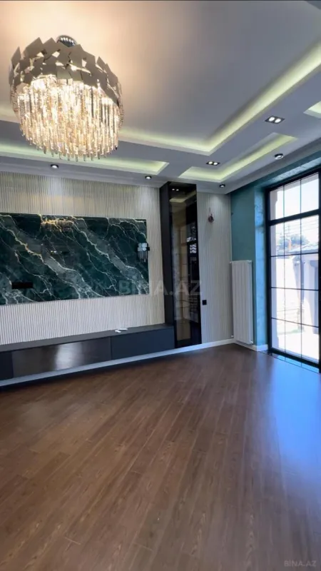 Satılır 5 otaqlı həyət evi 255 m²