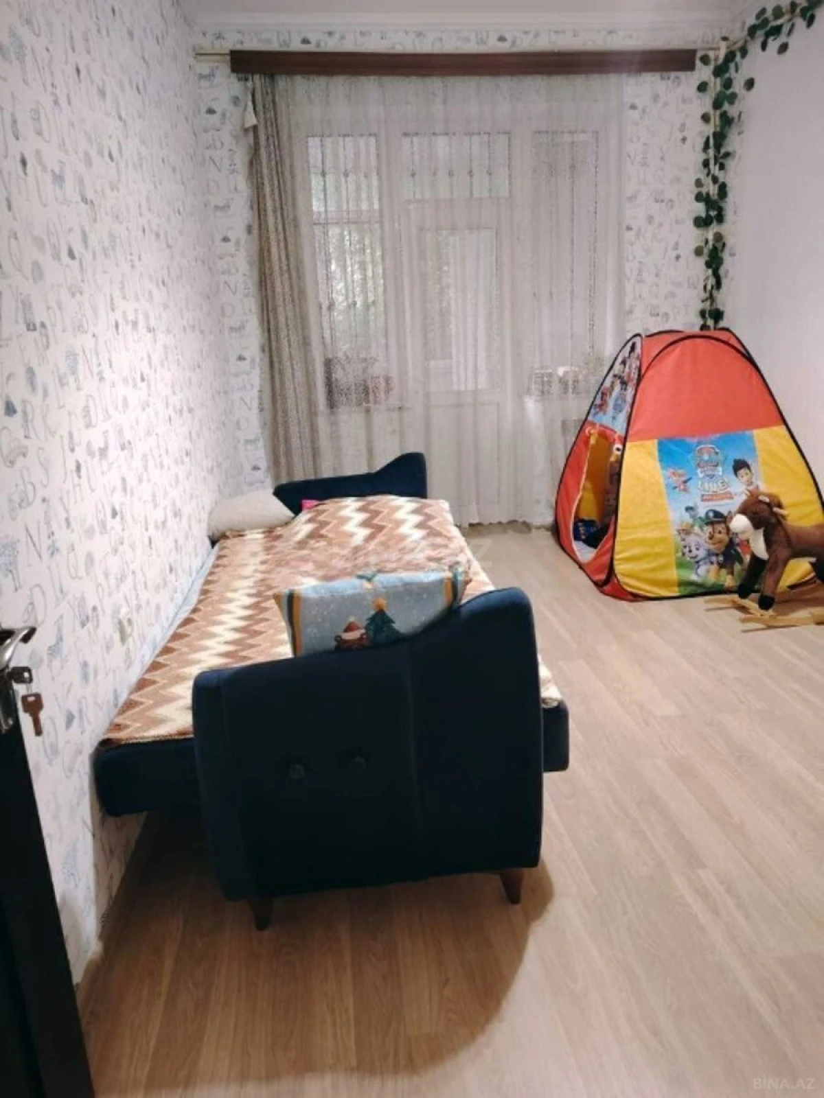 Satılır 5 otaqlı mənzil 117 m²