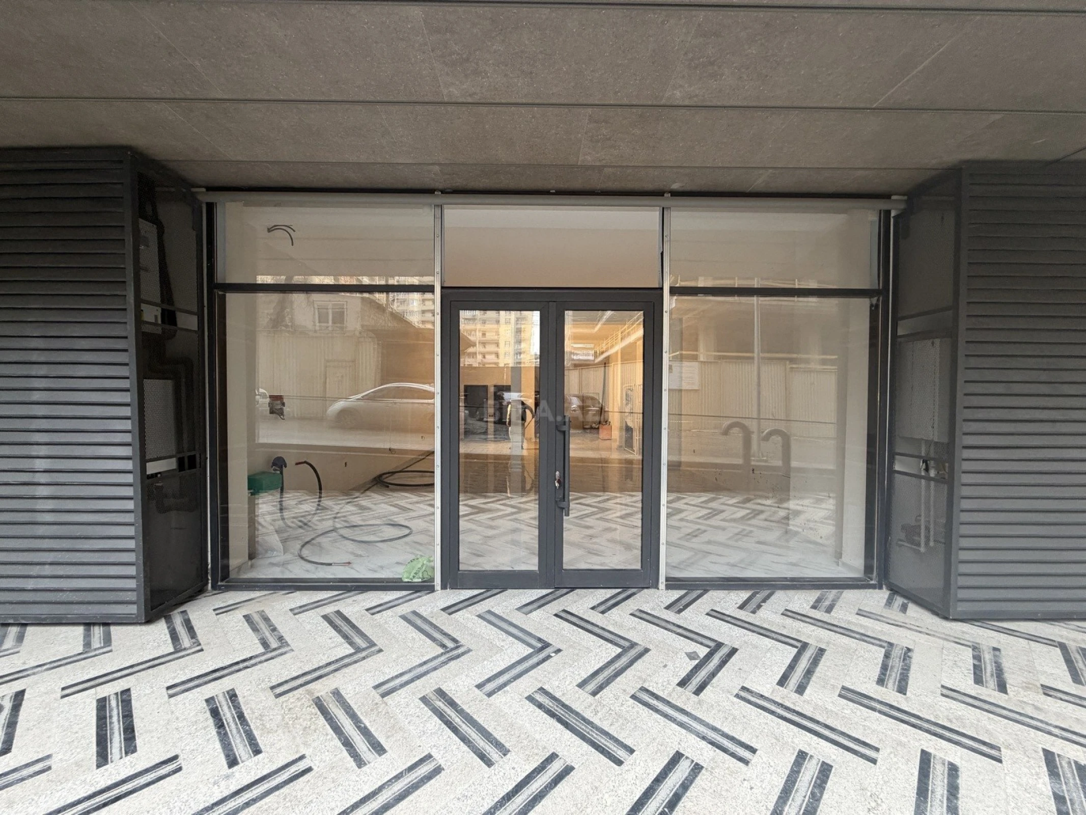 Kirayə verilir obyekt 105 m²