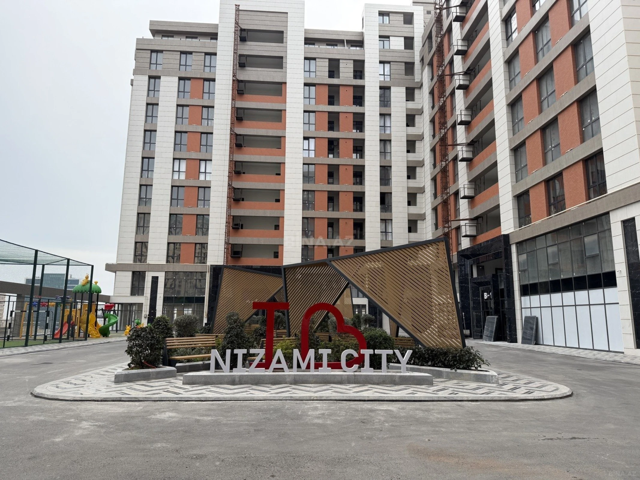 Kirayə verilir obyekt 105 m²