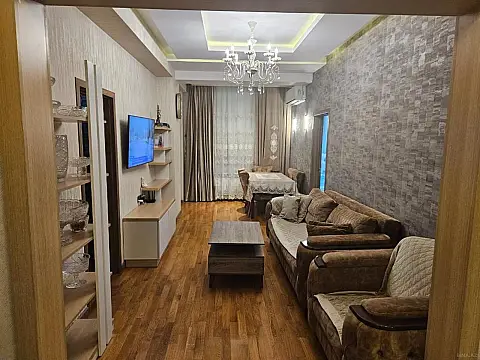 Satılır 4 otaqlı mənzil 115 m²