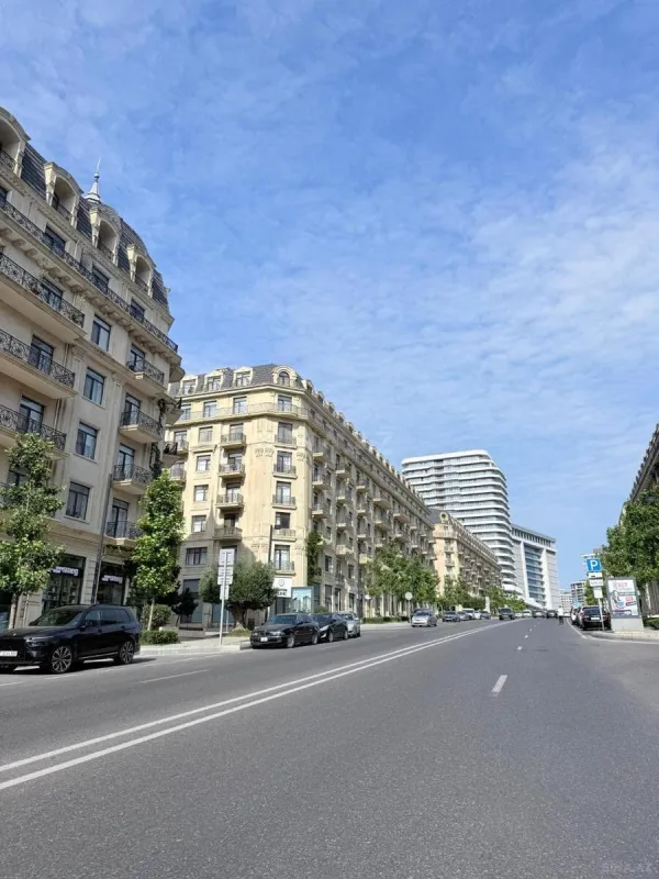 Satılır 3 otaqlı mənzil 145 m²