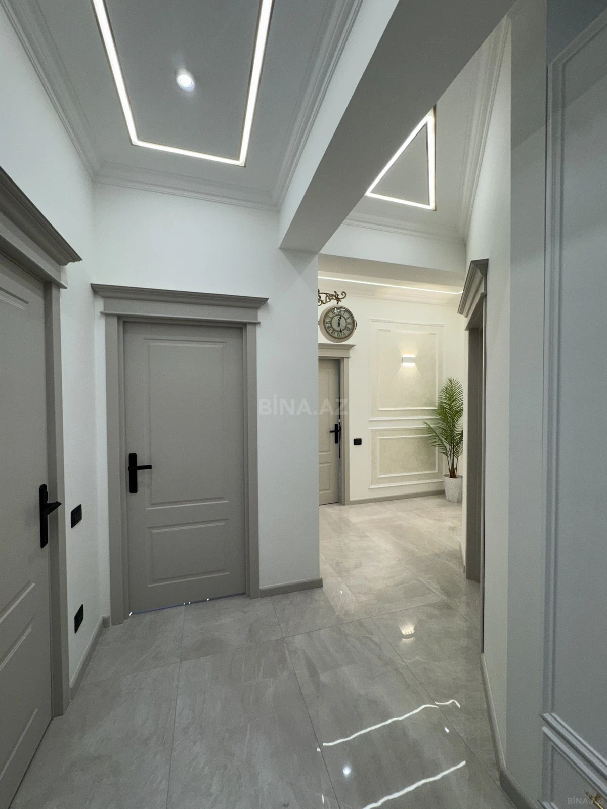 Satılır 3 otaqlı mənzil 105 m²