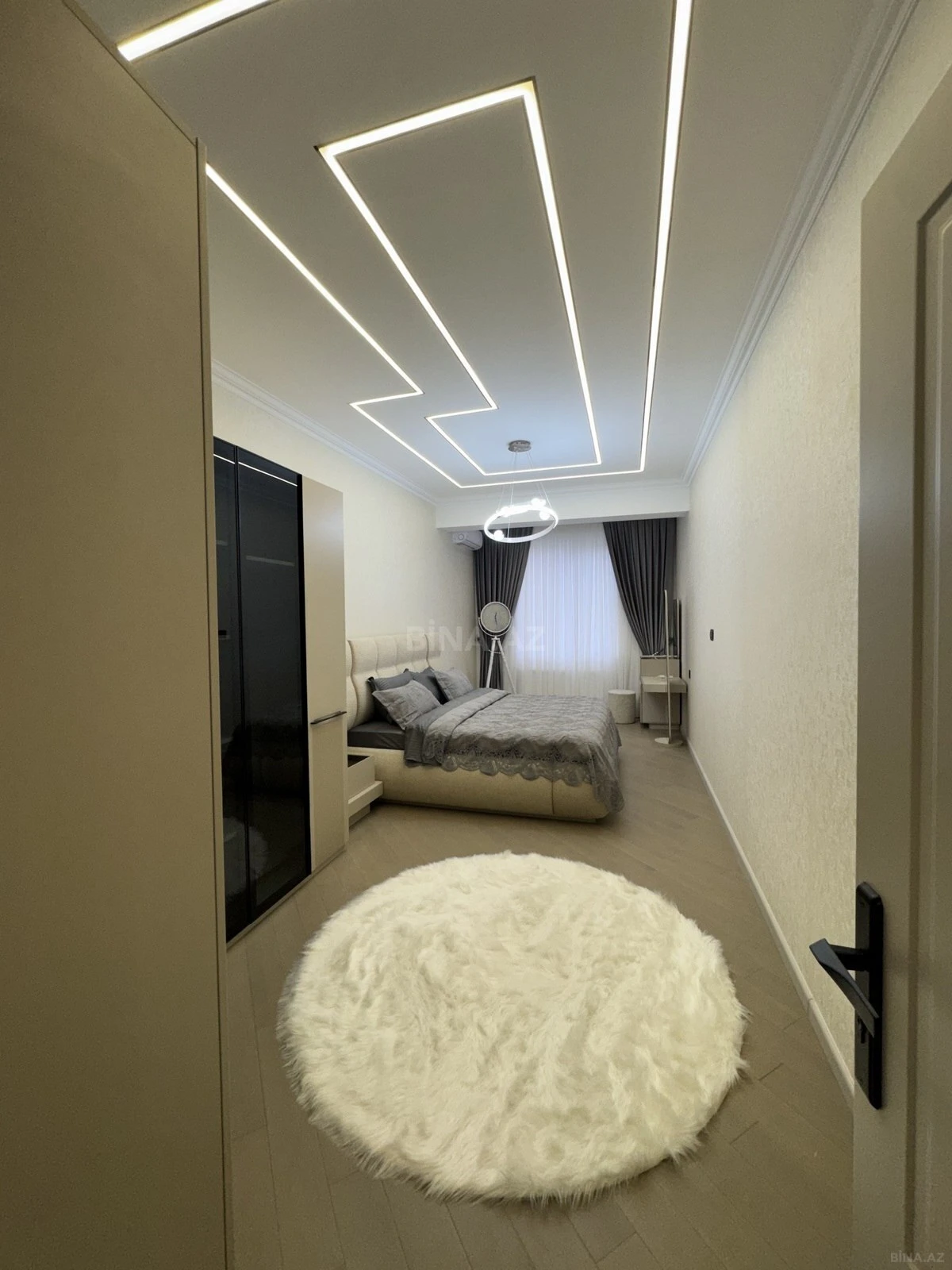 Satılır 3 otaqlı mənzil 105 m²