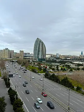 Kirayə verilir 1 otaqlı ofis 10 m²