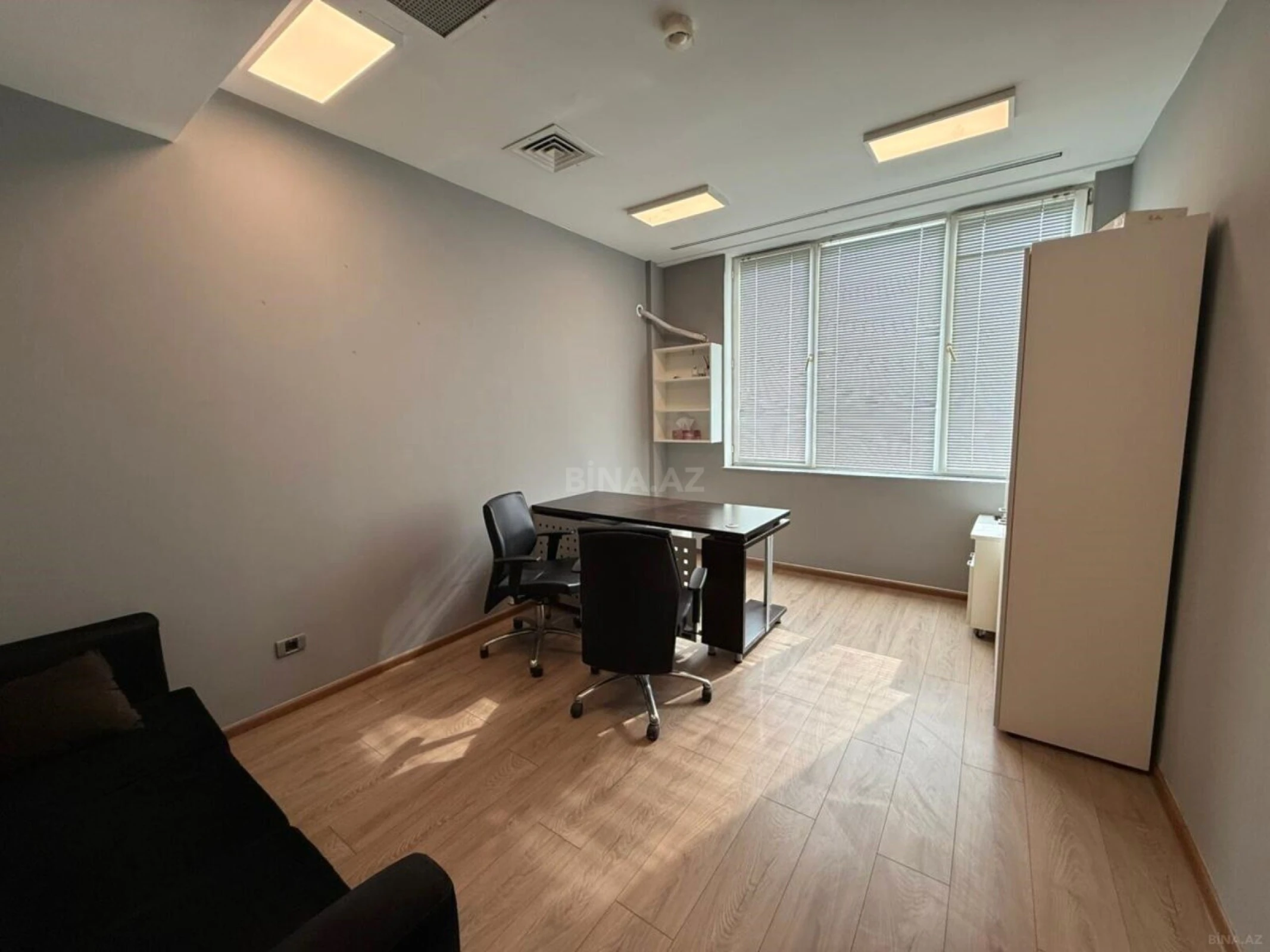 Kirayə verilir 1 otaqlı ofis 10 m²