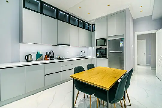 Kirayə verilir 3 otaqlı mənzil 150 m² — Bakı 3 otaq 150.00 m²