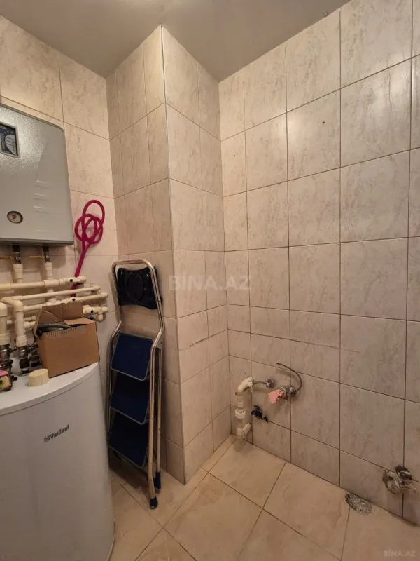 Satılır 5 otaqlı mənzil 240 m²