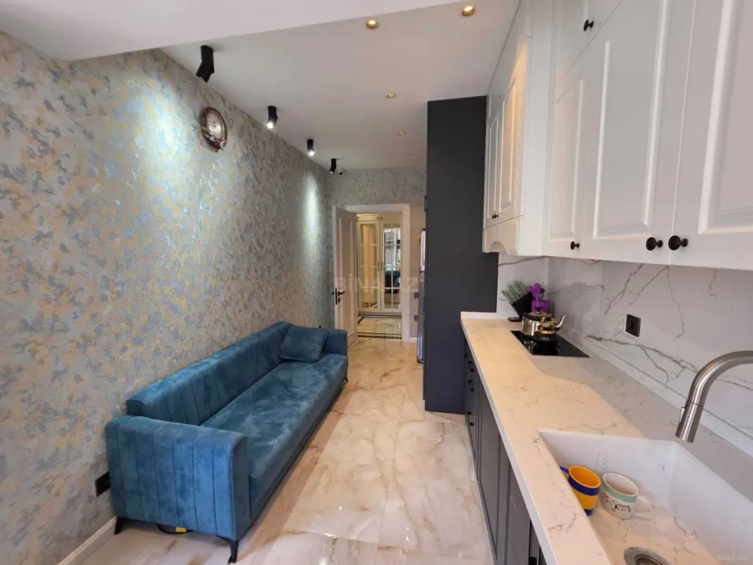 Satılır 3 otaqlı mənzil 137 m²