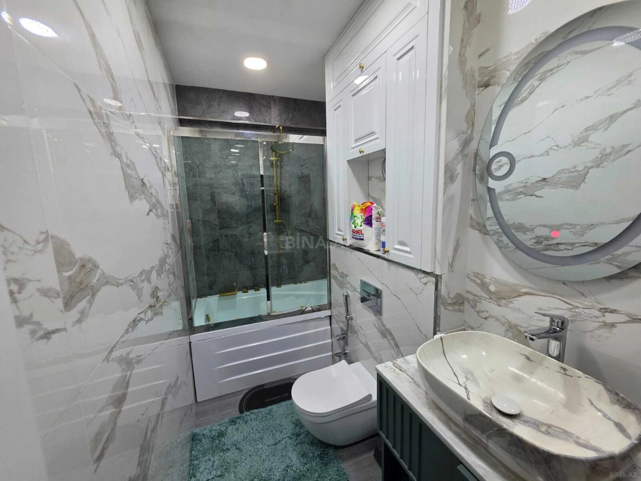 Satılır 3 otaqlı mənzil 137 m²