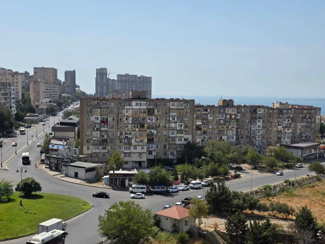 Satılır 3 otaqlı mənzil 137 m²