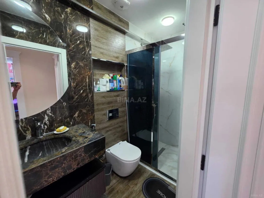 Satılır 3 otaqlı mənzil 137 m²