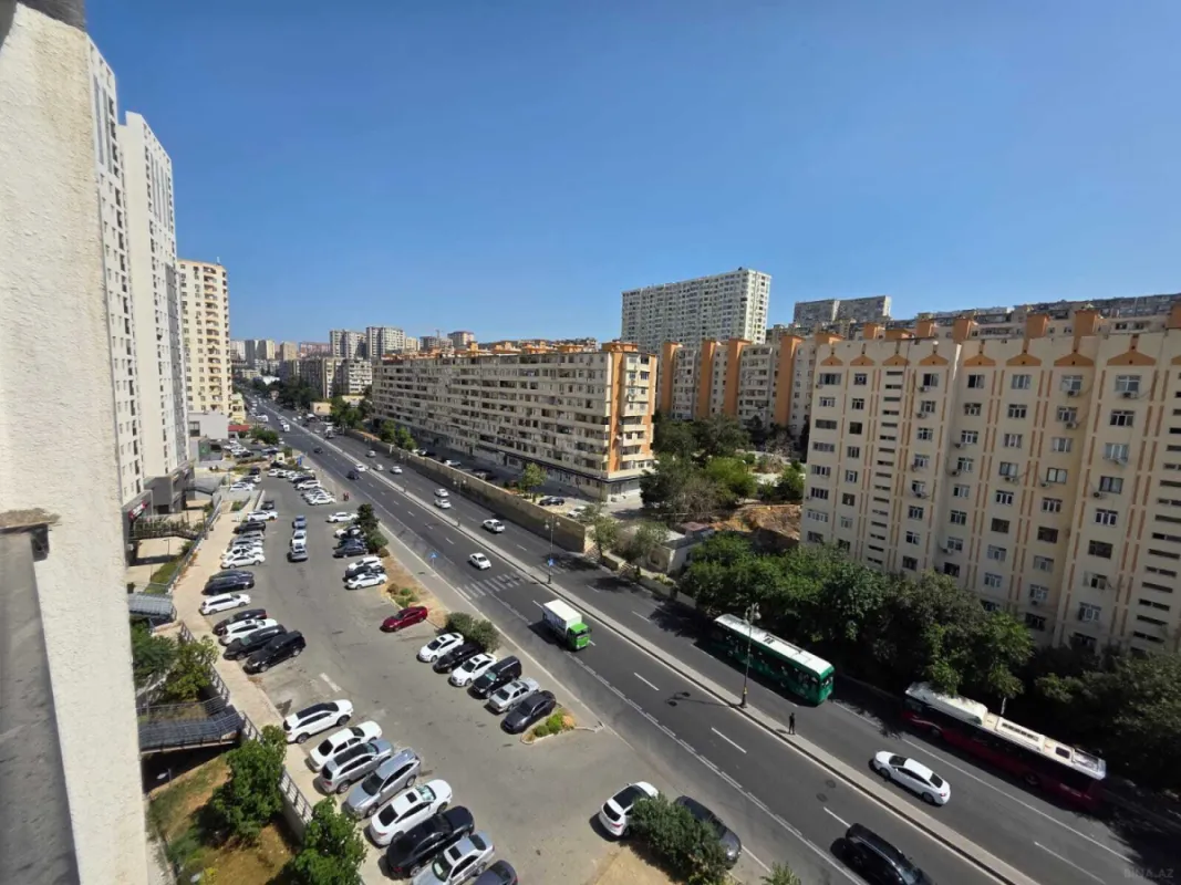 Satılır 3 otaqlı mənzil 137 m²