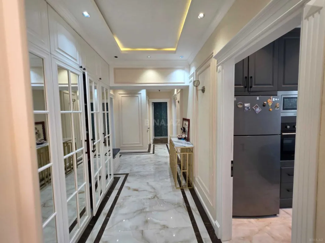 Satılır 3 otaqlı mənzil 137 m²