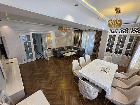 Satılır 3 otaqlı mənzil 137 m²