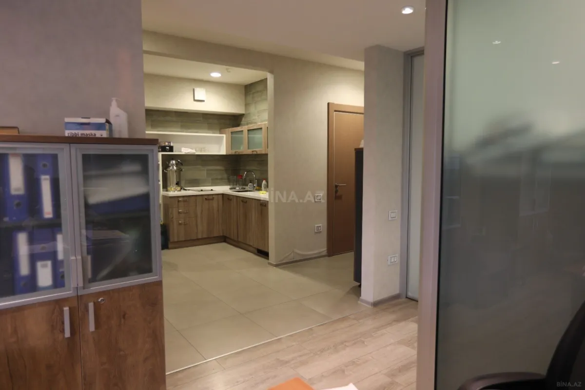 Kirayə verilir 11 otaqlı ofis 490 m²