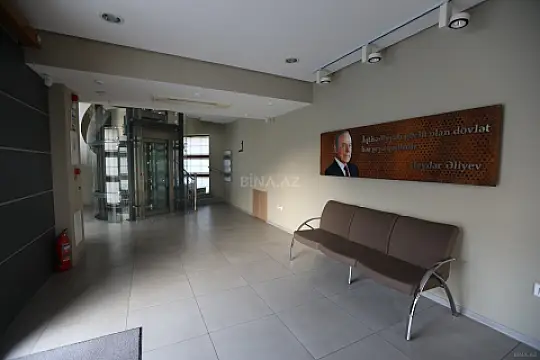 Kirayə verilir 11 otaqlı ofis 490 m²