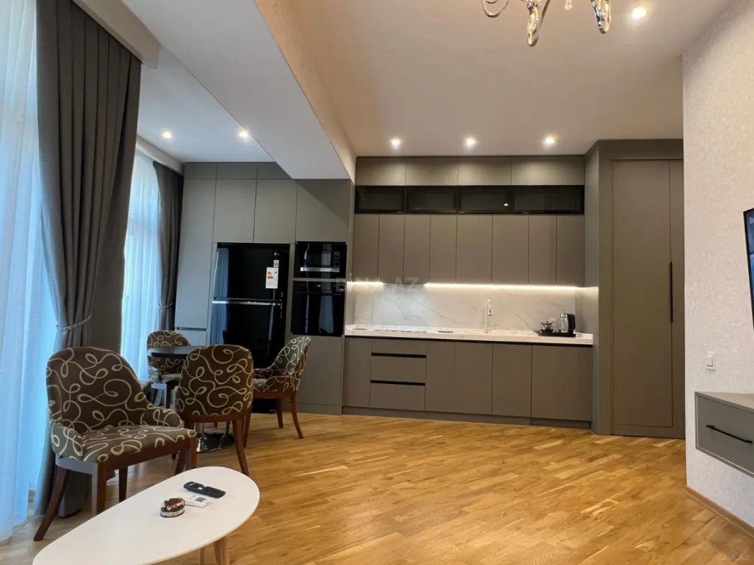 Satılır 3 otaqlı mənzil 102.8 m²