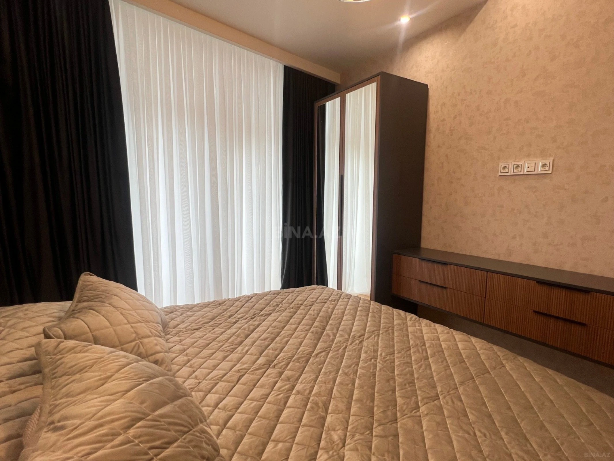 Satılır 3 otaqlı mənzil 102.8 m²