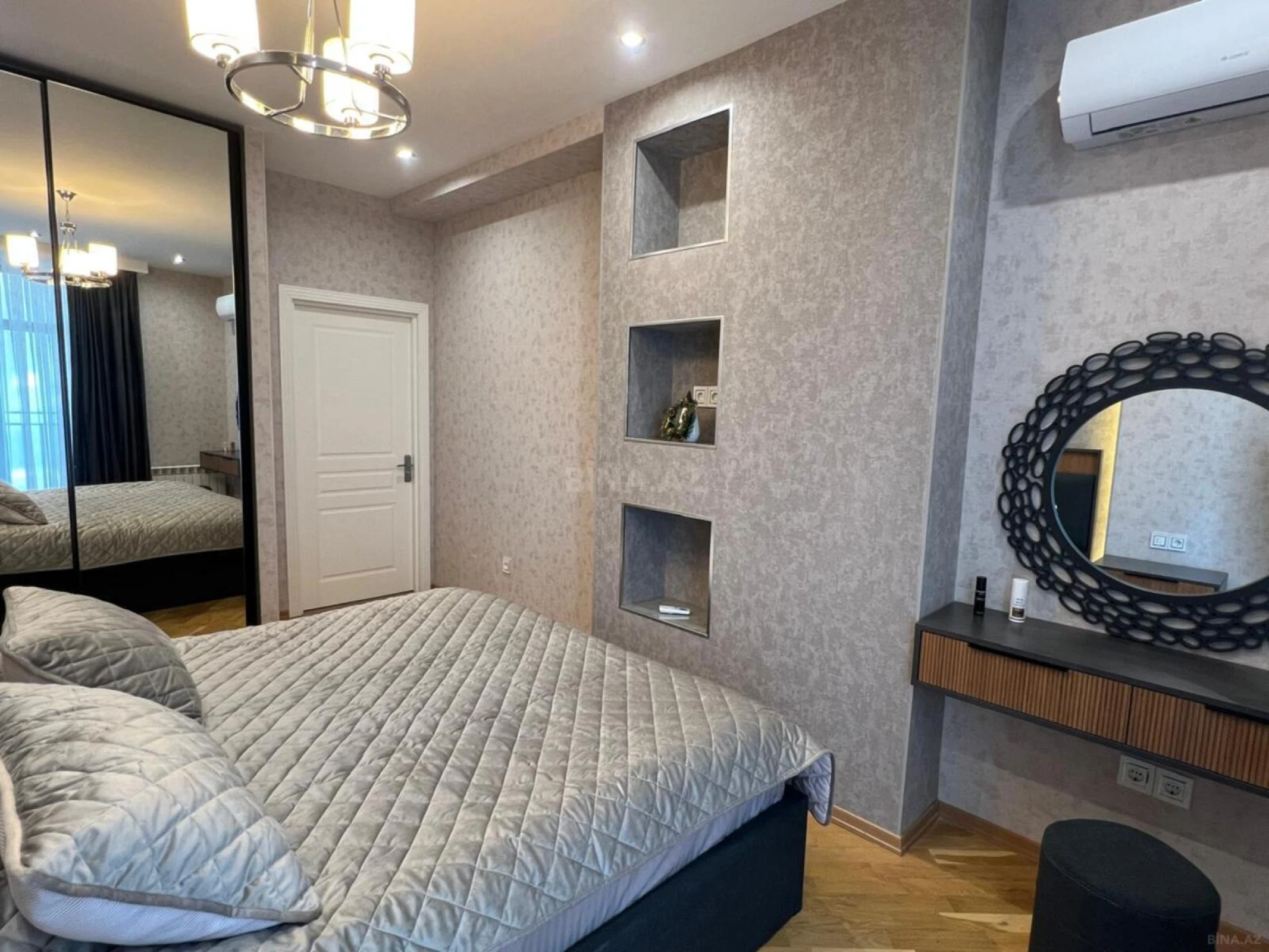 Satılır 3 otaqlı mənzil 102.8 m²