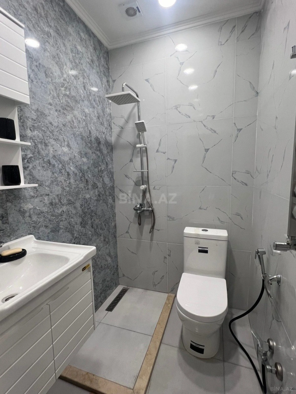 Satılır 3 otaqlı mənzil 102.8 m²