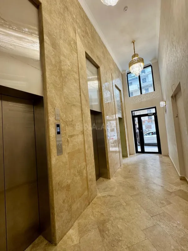 Satılır 3 otaqlı mənzil 102.8 m²