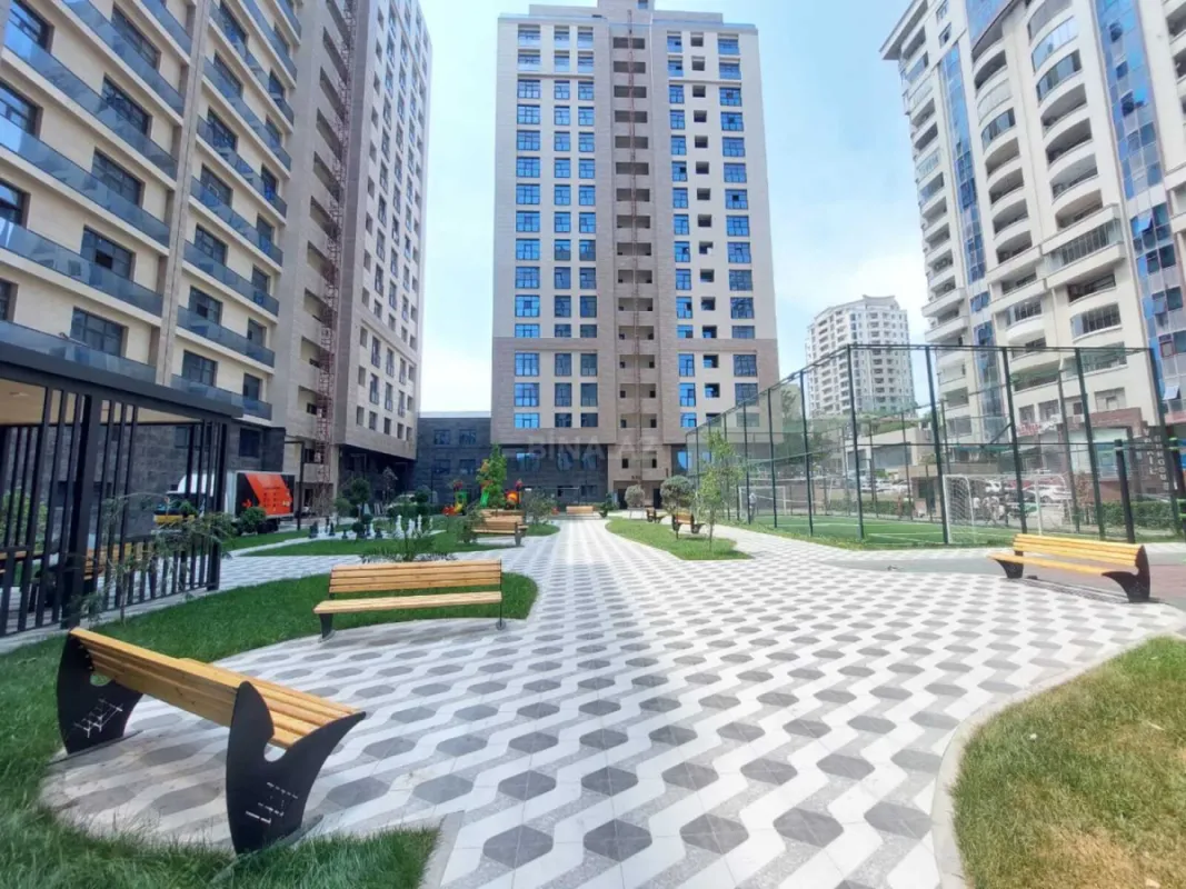 Satılır 4 otaqlı mənzil 154 m²