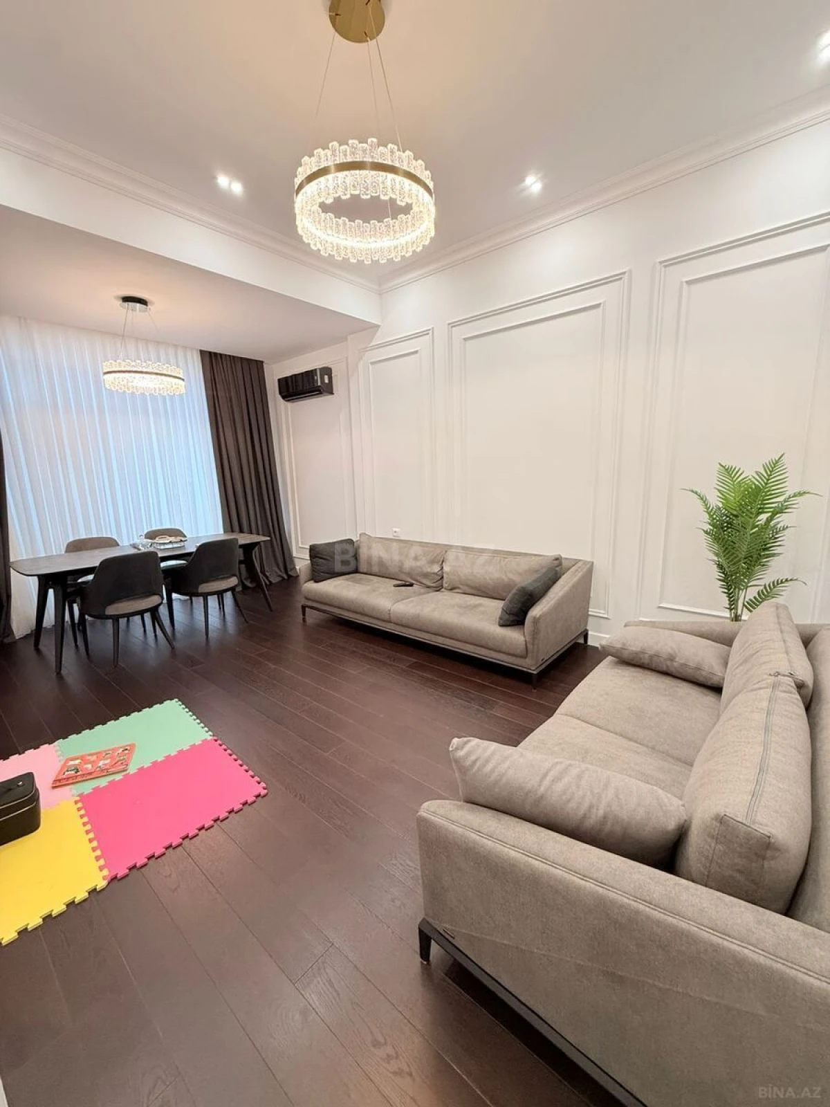 Satılır 4 otaqlı mənzil 154 m²