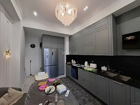 Satılır 4 otaqlı mənzil 154 m²