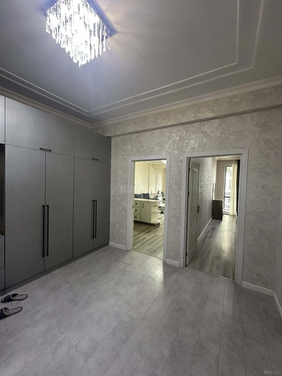 Satılır 2 otaqlı mənzil 92.4 m²