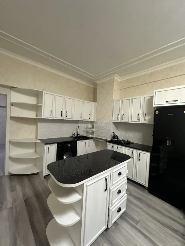 Satılır 2 otaqlı mənzil 92.4 m²