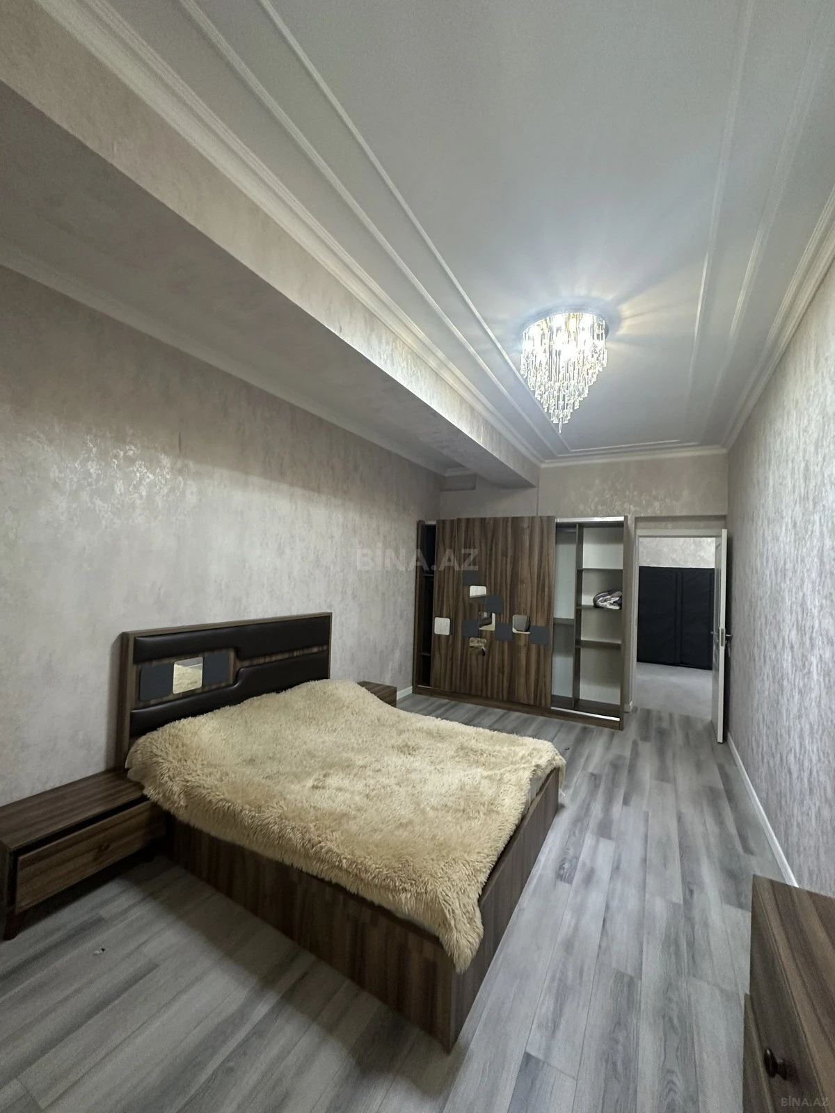 Satılır 2 otaqlı mənzil 92.4 m²