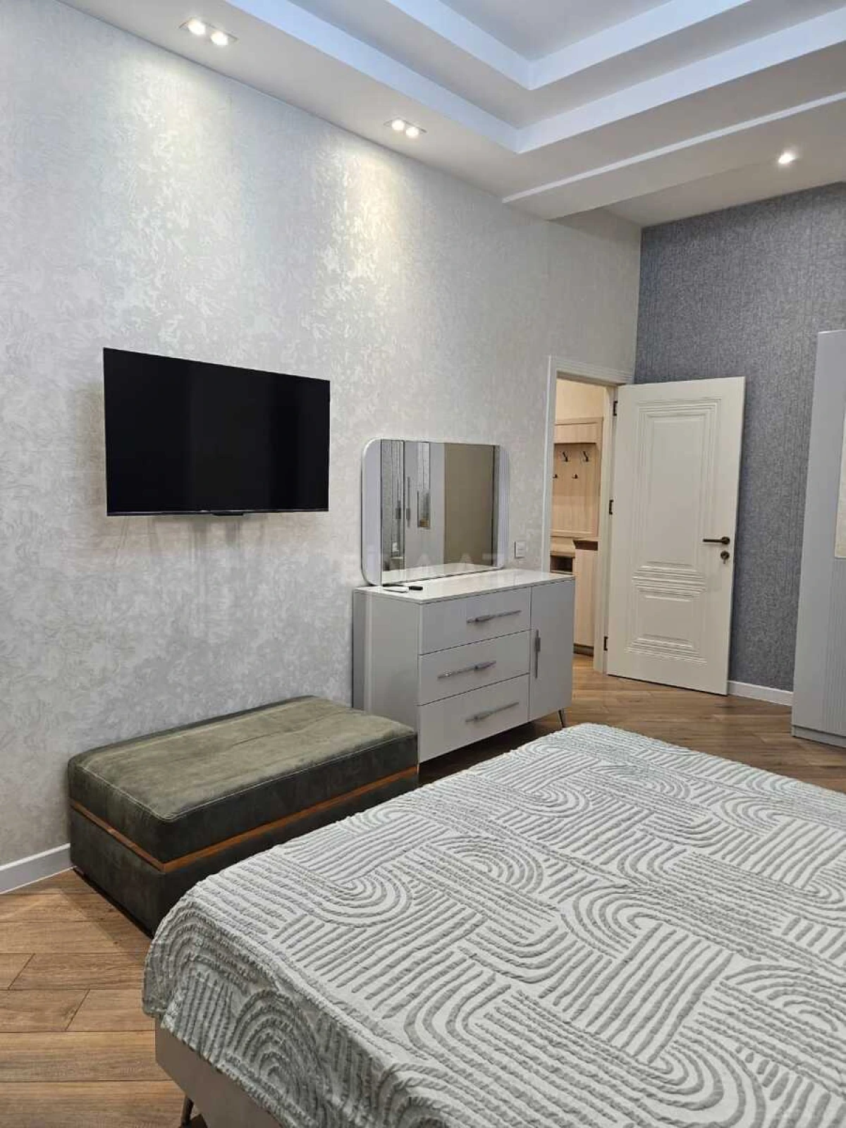 Kirayə verilir 3 otaqlı mənzil 130 m²